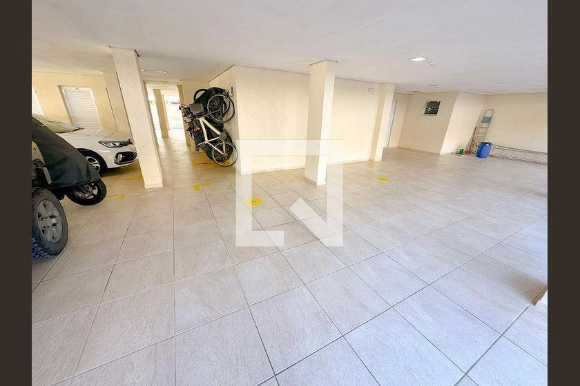 Balcony with a grill in a 2-bedroom apartment, 92 m² — photo 40