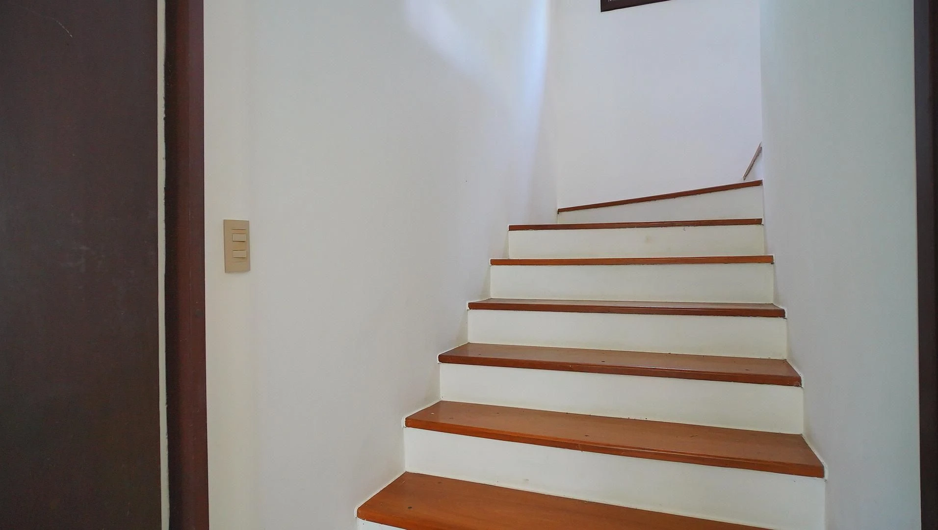 Панорамні вікна та 4 спальні: будинок 735 м² — photo 64