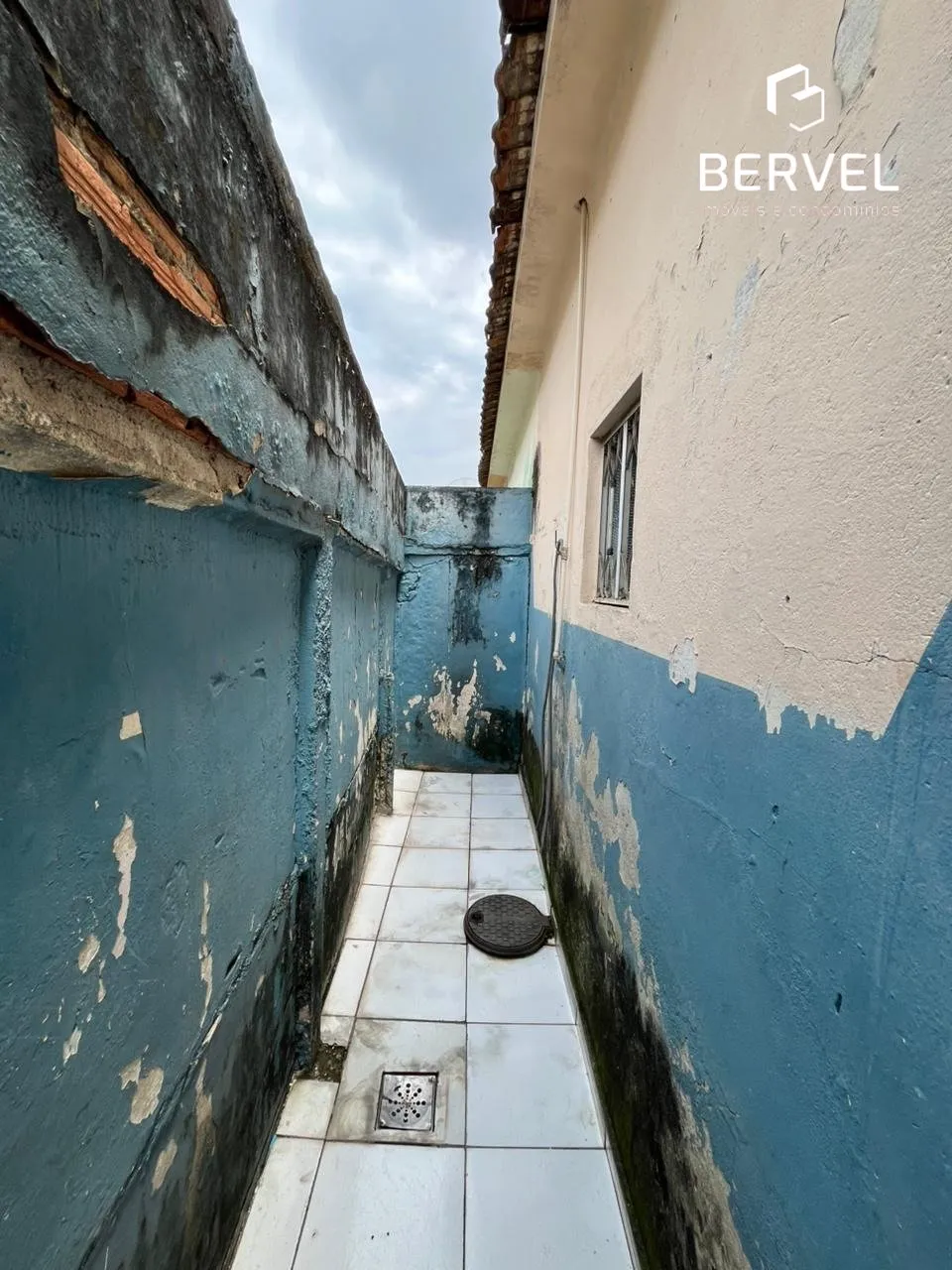 House with 1 bedroom and ceramic tile floors — photo 10