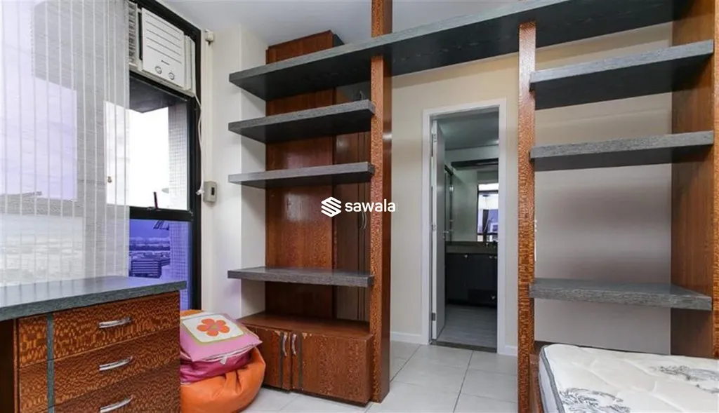 210 m² apartment with 3 bedrooms and 5 bathrooms — photo 25