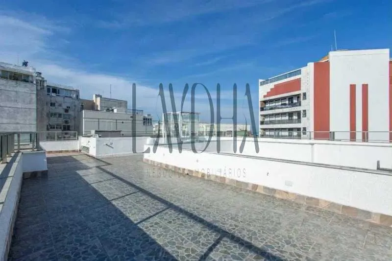 Duplex top-floor apartment with enclosed balcony — photo 6