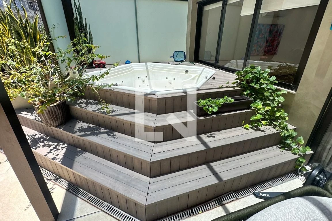 4-bedroom apartment with floor-to-ceiling windows — photo 49