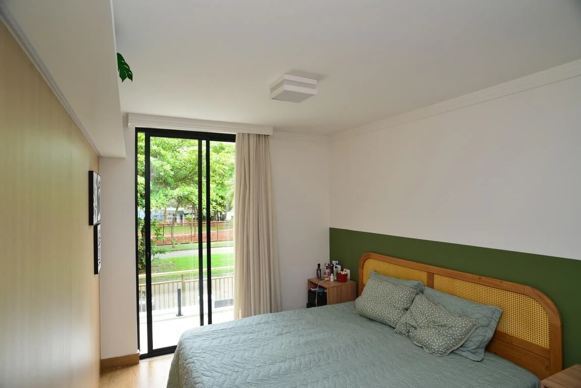 260 m² house with floor-to-ceiling windows and a jacuzzi — photo 10