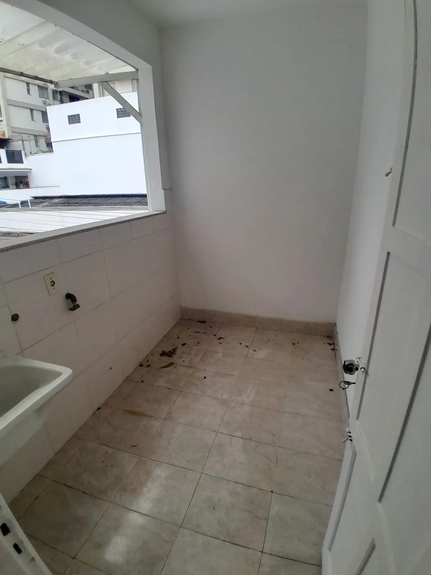 Apartamento de 3 quartos com armários planejados na cozinha — photo 20