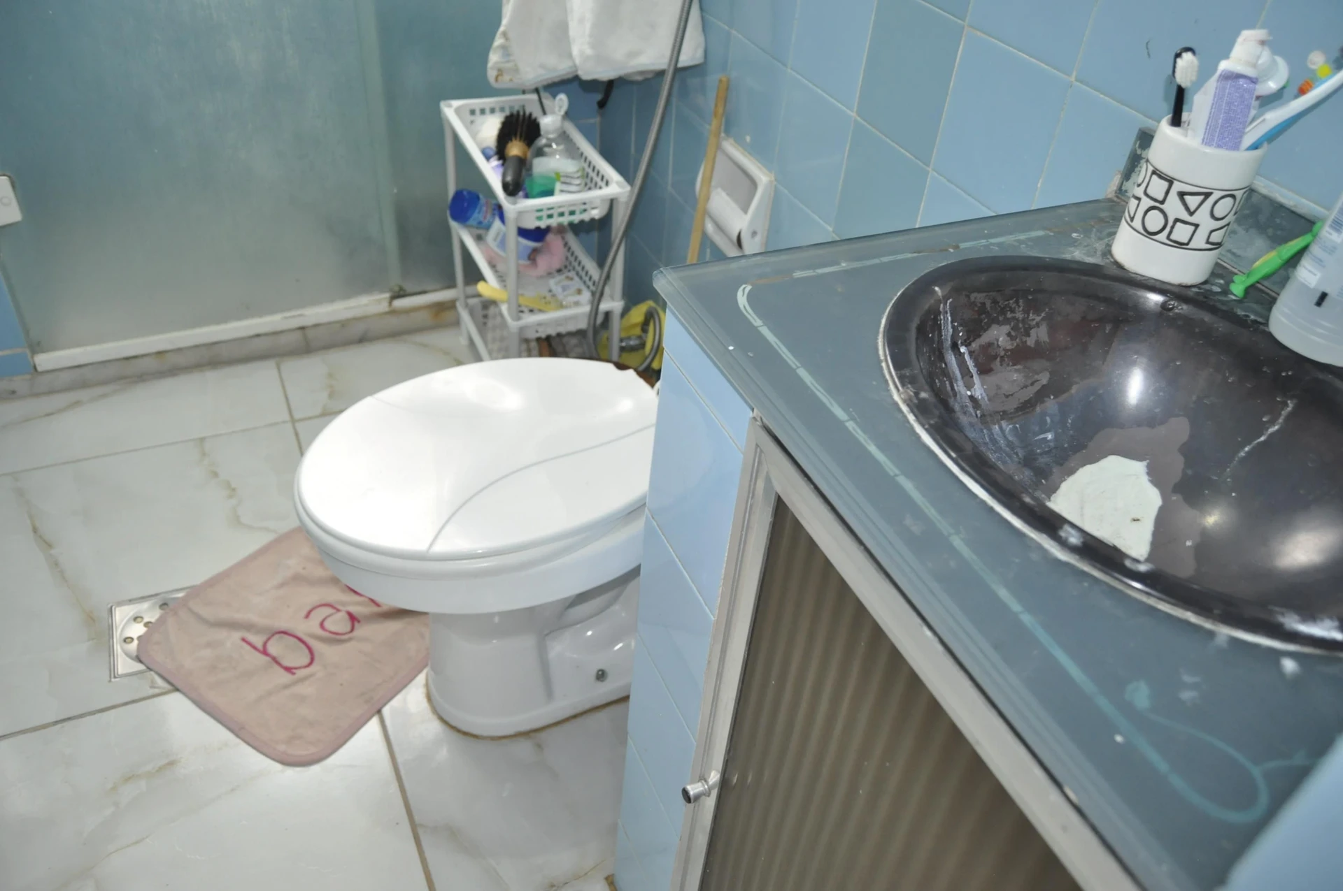 Furnished 2-bedroom apartment with private garden and 1 bath — photo 16
