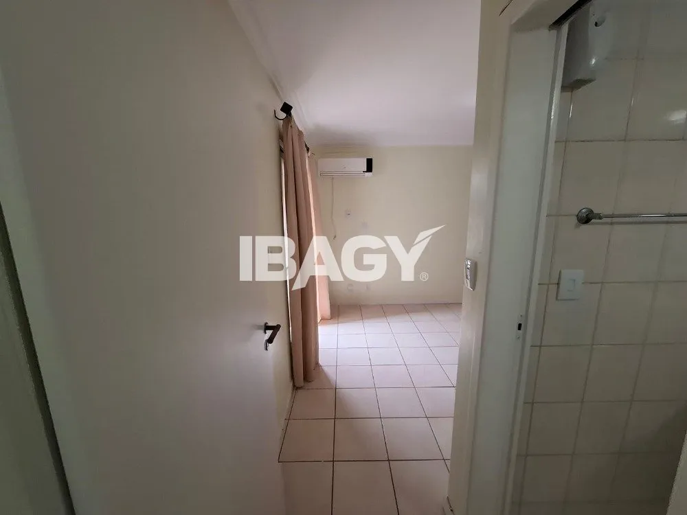 Apartamento amueblado de 3 dormitorios con balcón y parrilla — photo 34