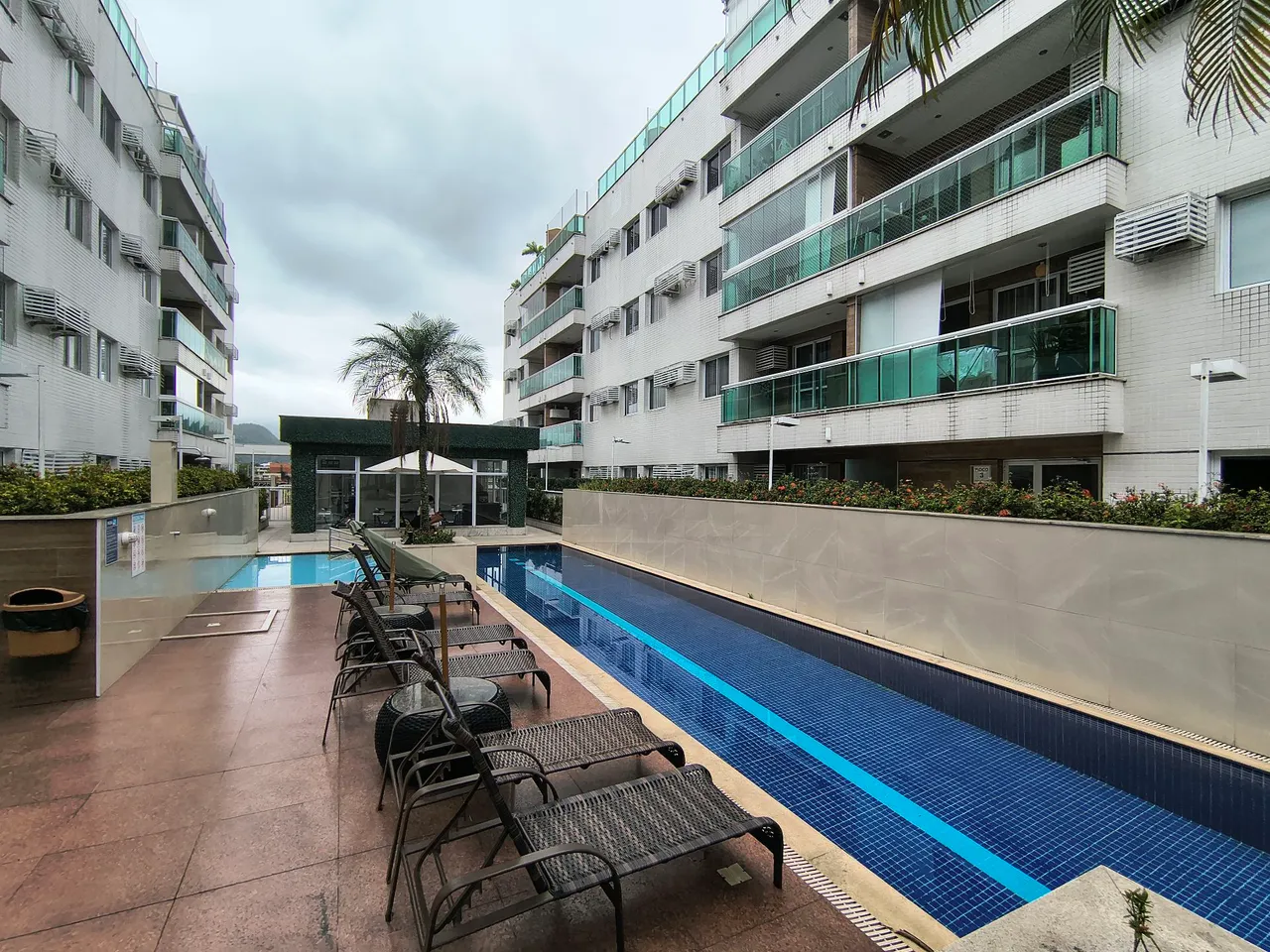 2-bedroom apartment with a mountain view in Rio de Janeiro — photo 11