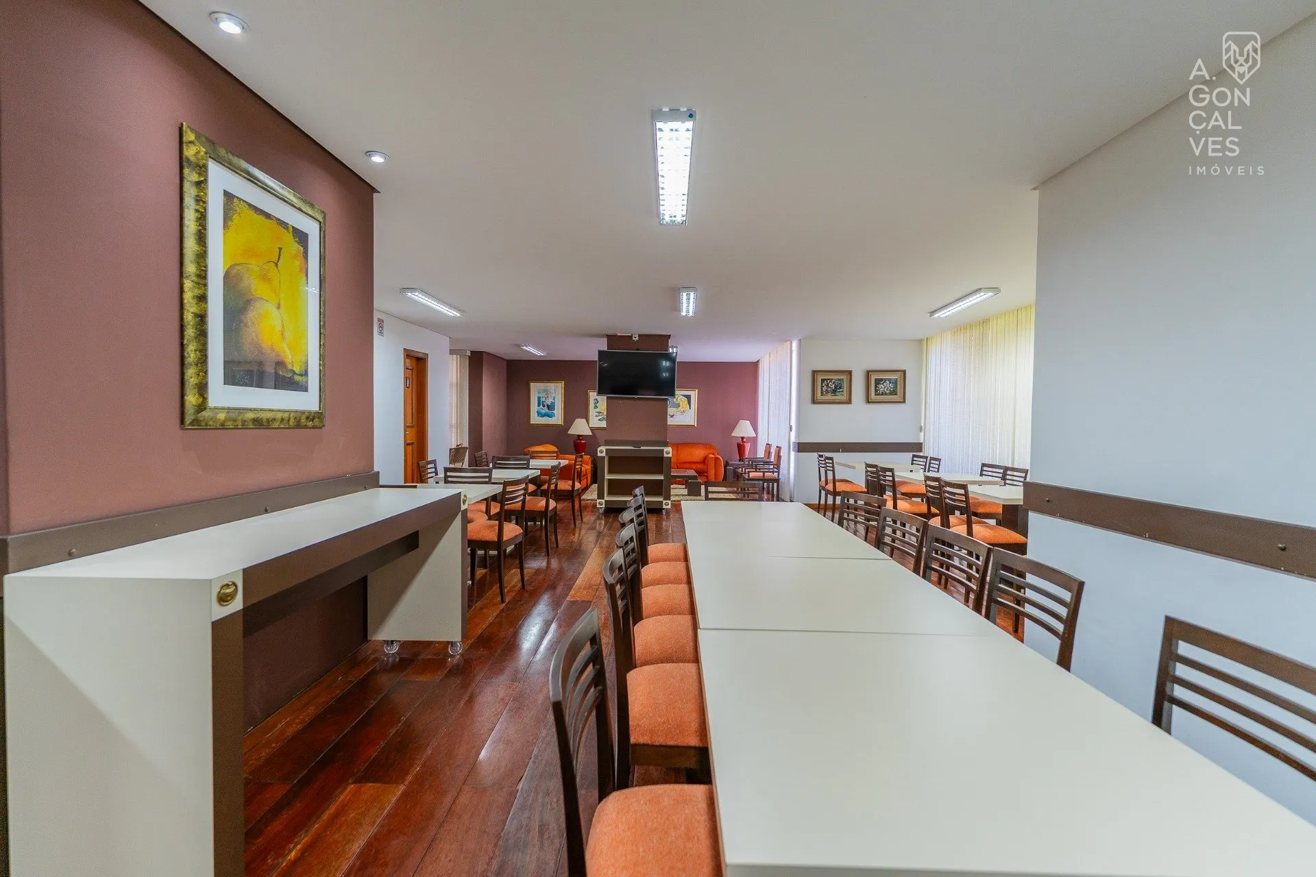 Furnished 219 m² apartment with 4 bedrooms and 2 parking spots — photo 41