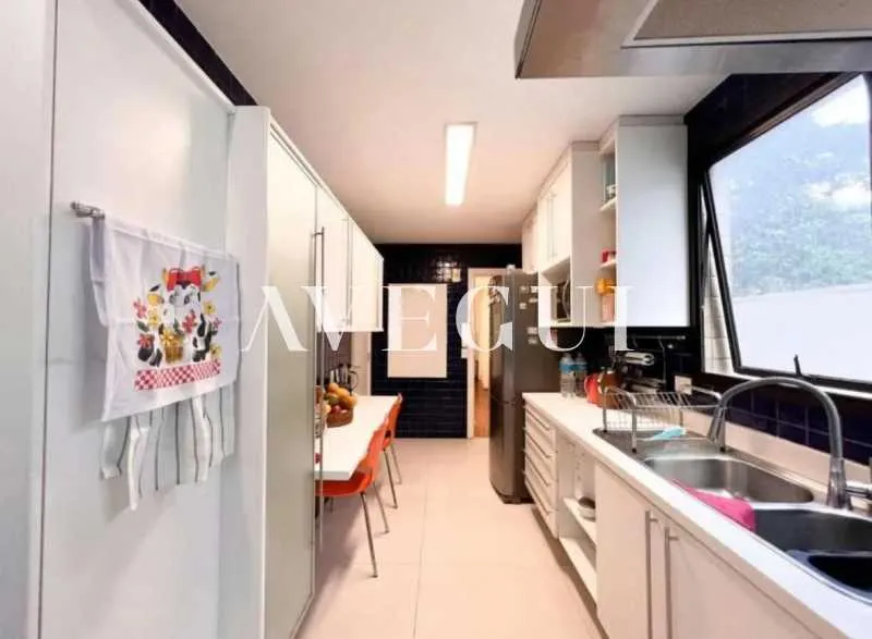 193 m² apartment with 3 suites and 3 parking spaces — photo 23