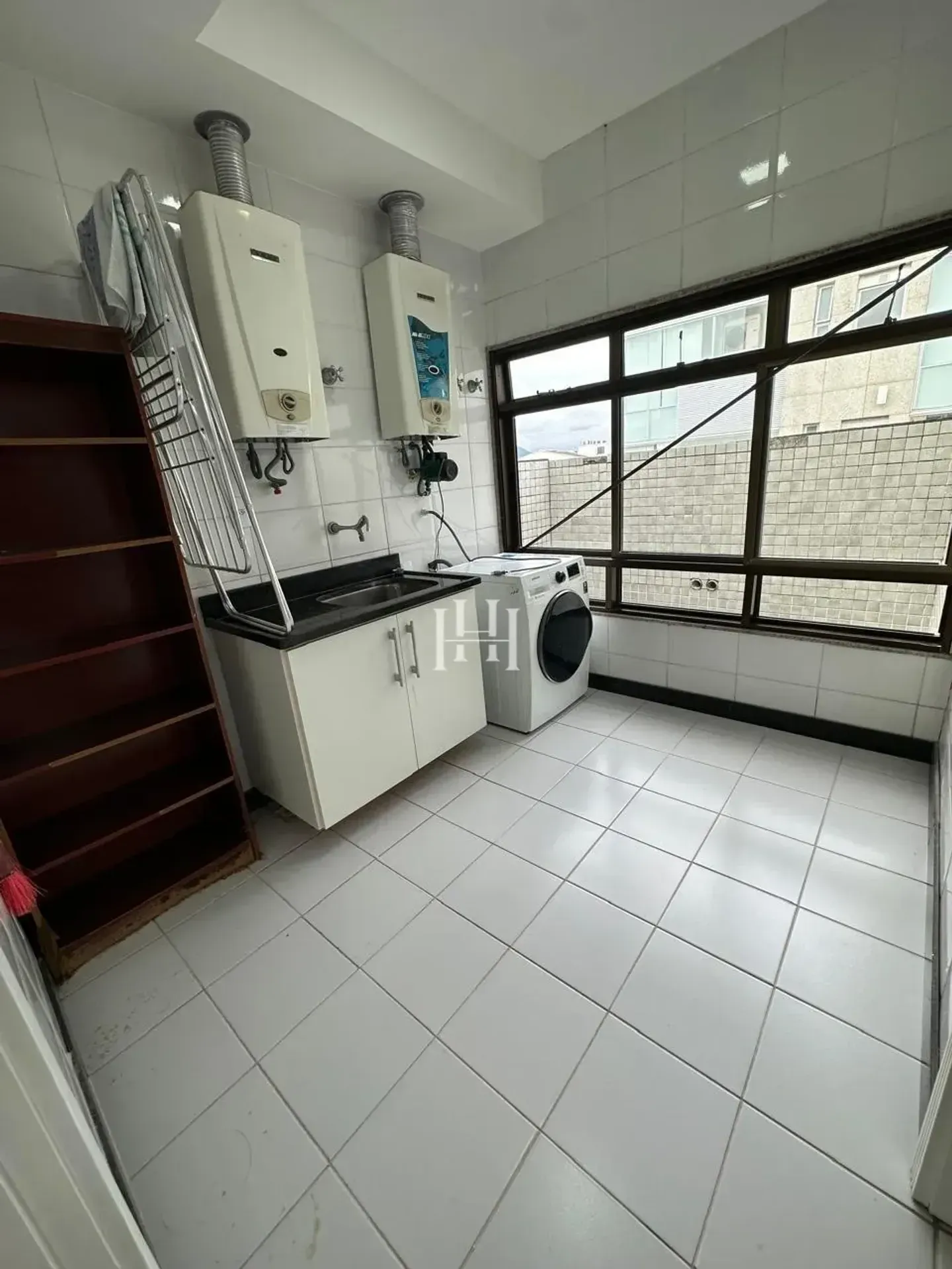 Apartamento com 5 quartos e 5 banheiros, varanda — photo 22
