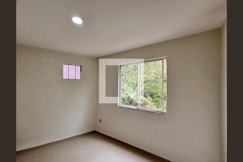 Balcony with a grill in a 2-bedroom house, 165 m² — photo 13
