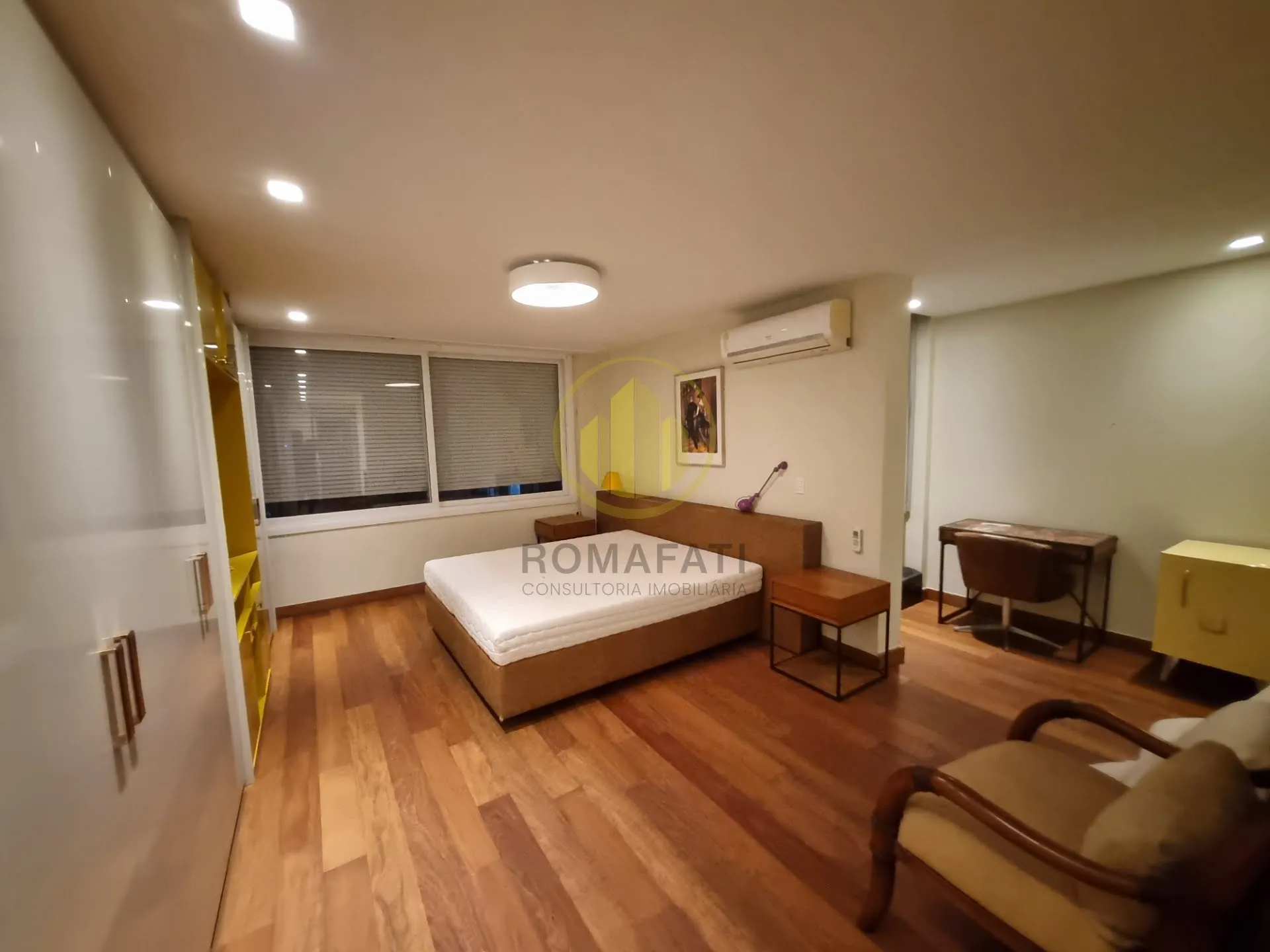 300 m² apartment with 3 bedrooms and an open-plan kitchen — photo 22