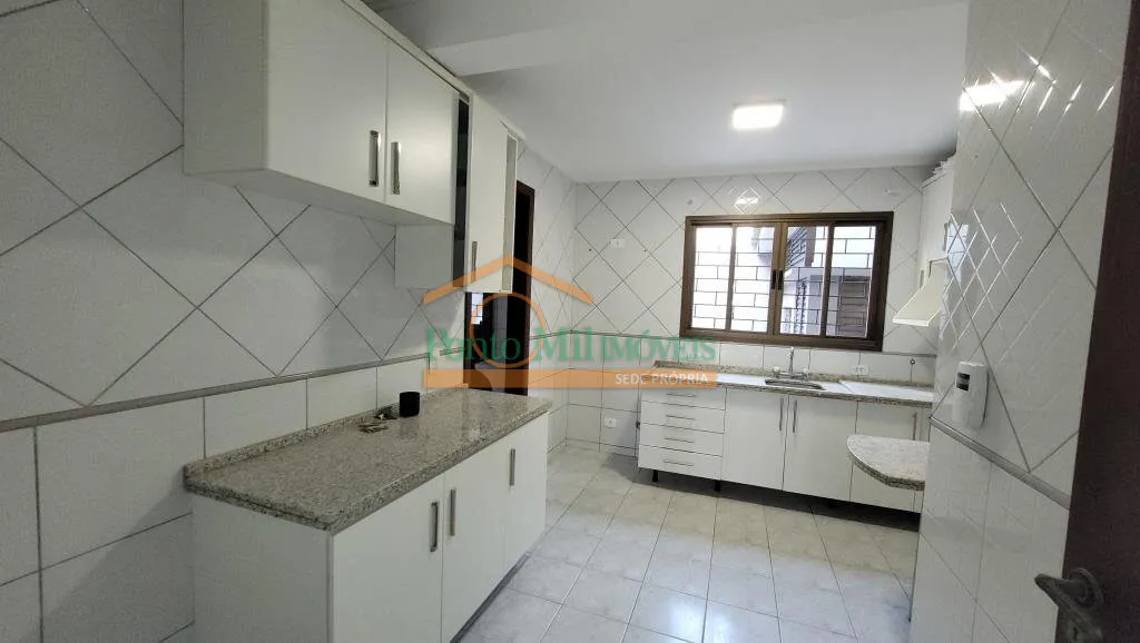 3-bedroom house with suite and separate closed kitchen — photo 7