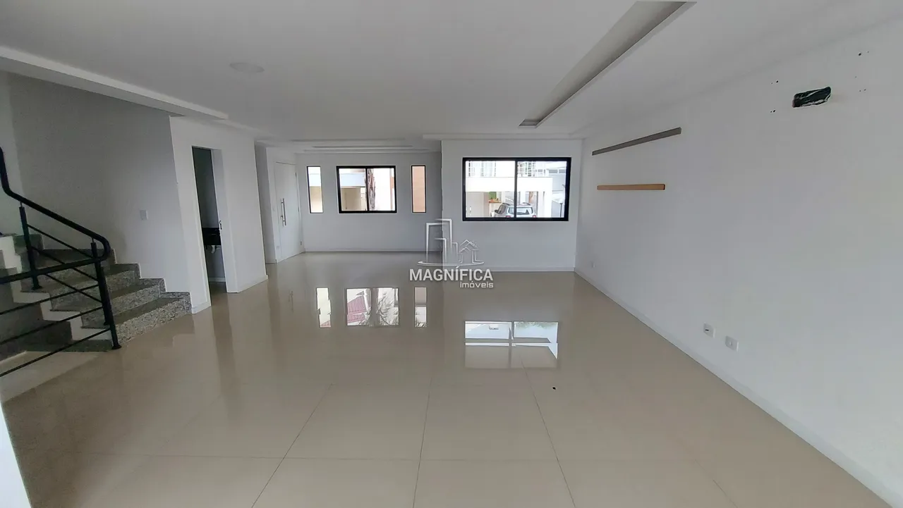 Unfurnished house with 5 bedrooms and 6 bathrooms — photo 3