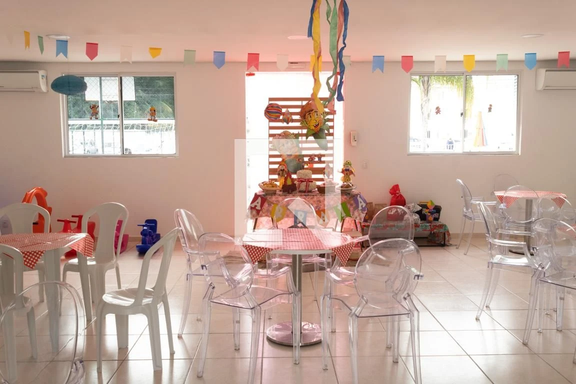 Apartamento sem mobília com churrasqueira na varanda — photo 48