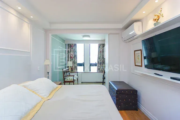 Furnished 4-bedroom apartment with 245 m² — photo 20