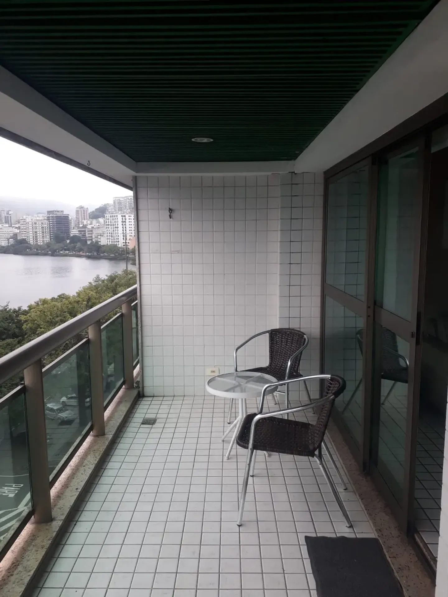 One-bedroom apartment with a water view — photo 15