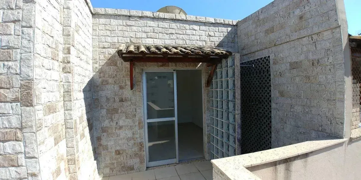 Unfurnished apartment with 3 bedrooms and 2 bathrooms — photo 24