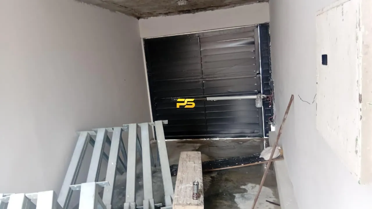 350 m² house with 7 bedrooms needing renovation — photo 5