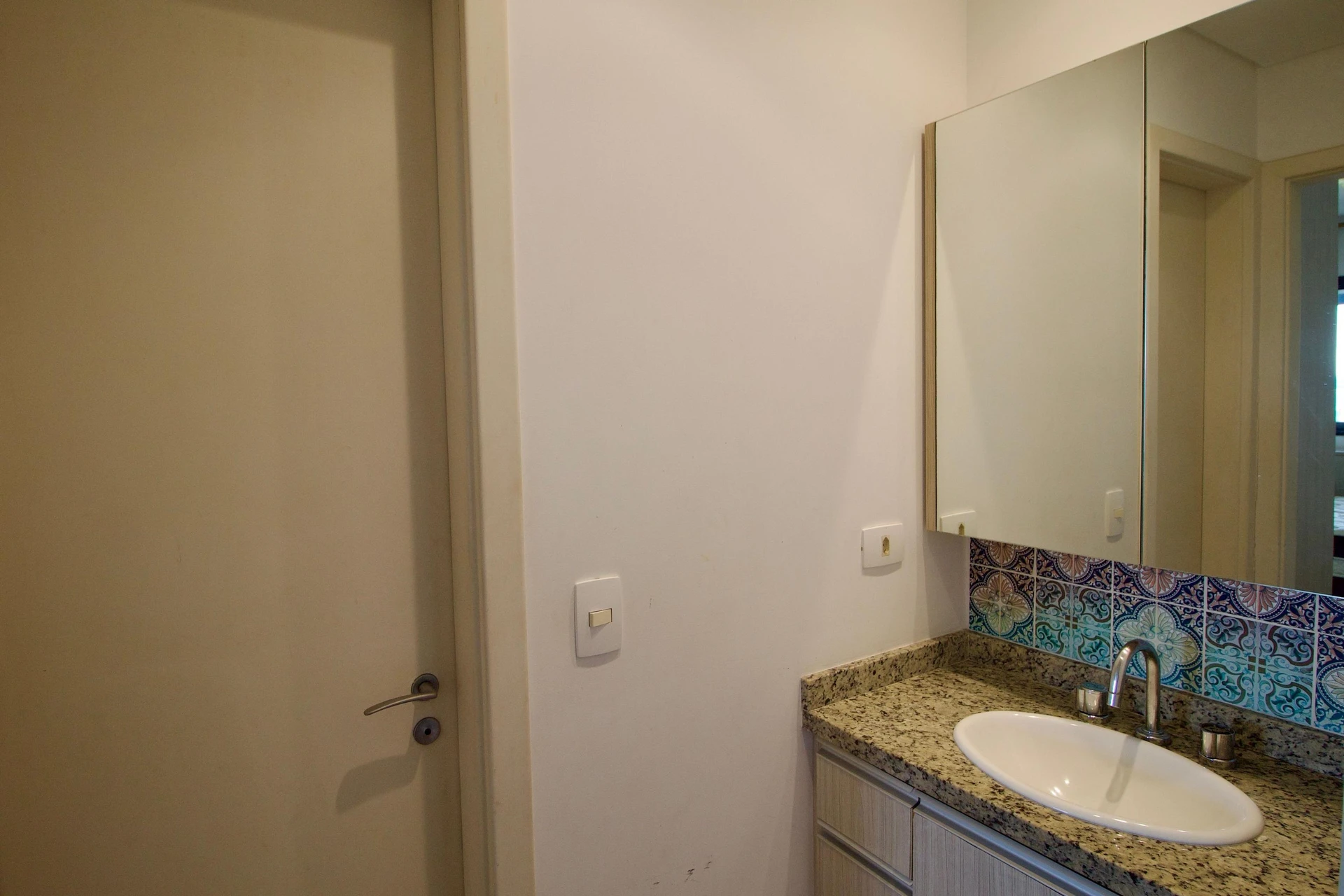 Washing machine in a one-bedroom apartment, 46 m² — photo 29