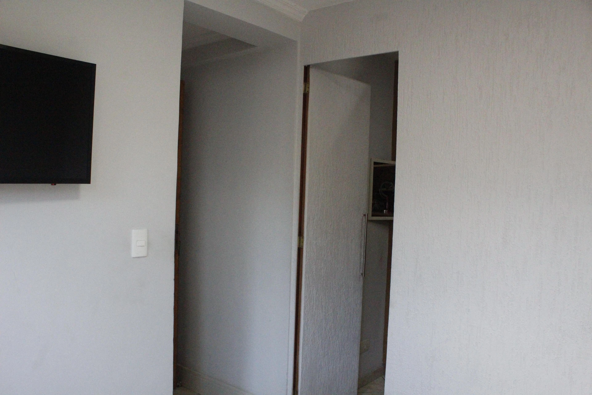 Furnished apartment with 3 bedrooms and 3 bathrooms — photo 37