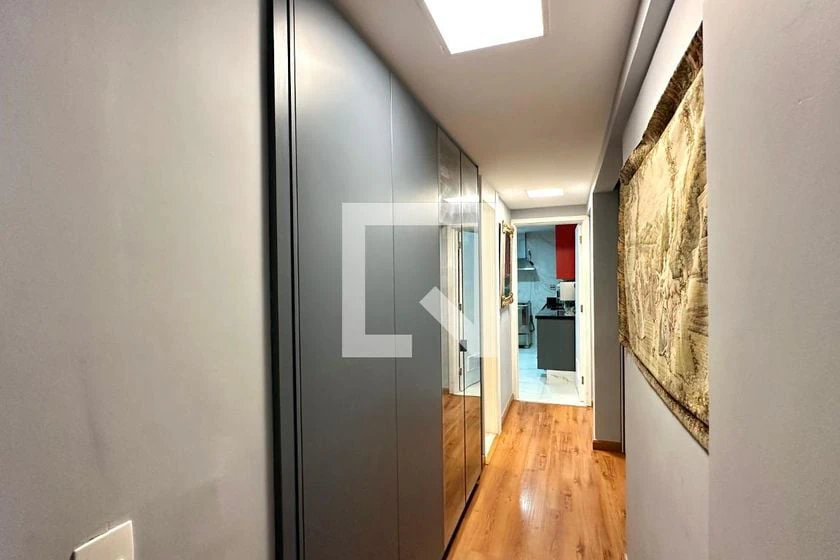 214 m² apartment with 4 bedrooms and 2 parking spaces — photo 27
