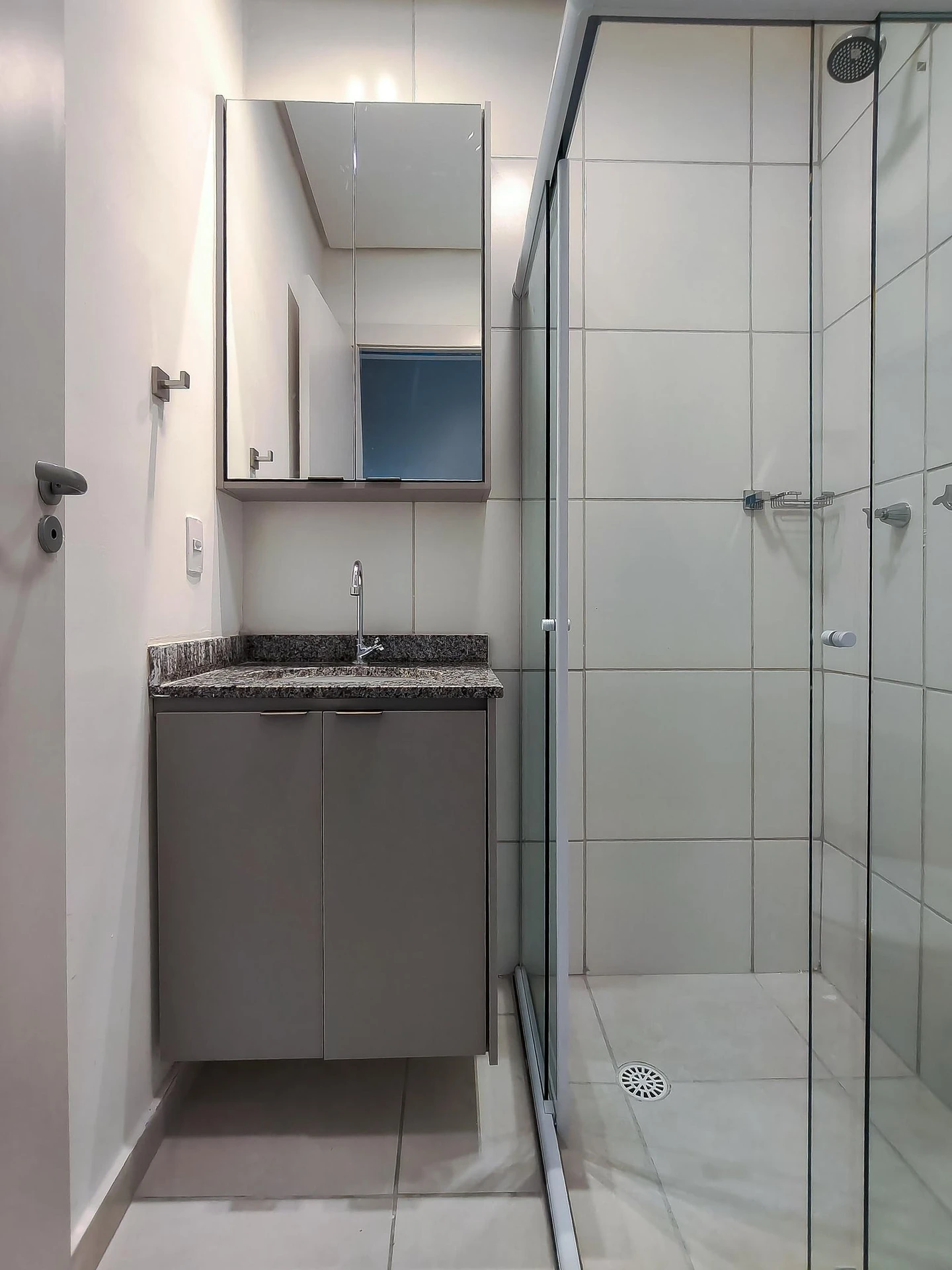 2-bedroom apartment in a building with a sauna — photo 50