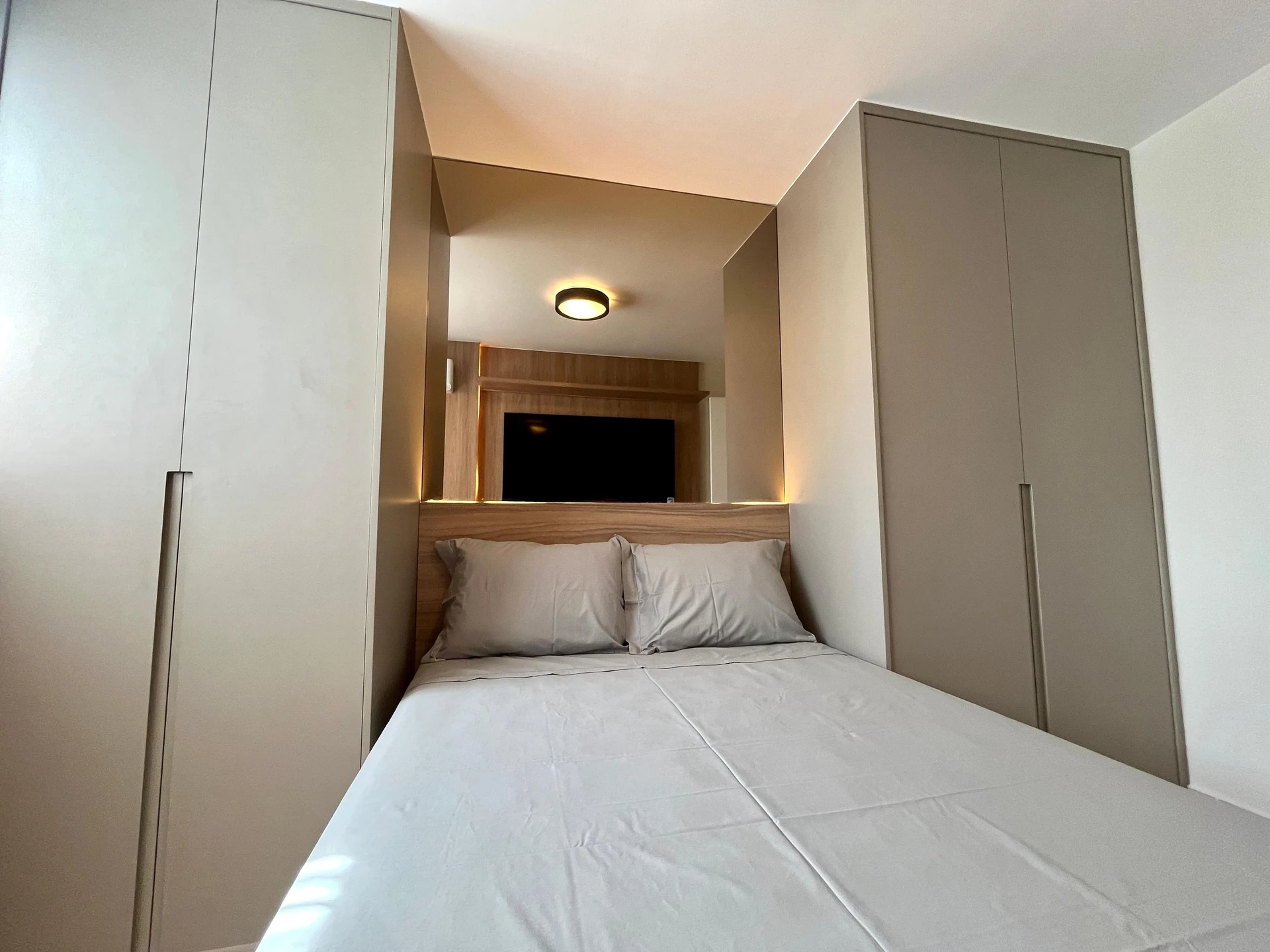 One-bedroom apartment in a building with a sauna — photo 3
