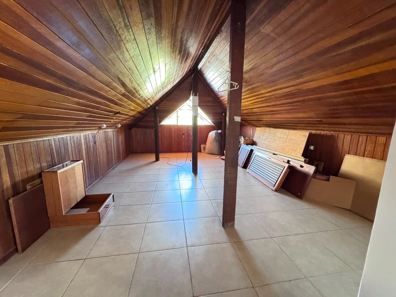 Rental house with 6 bedrooms and 246 m² — photo 26