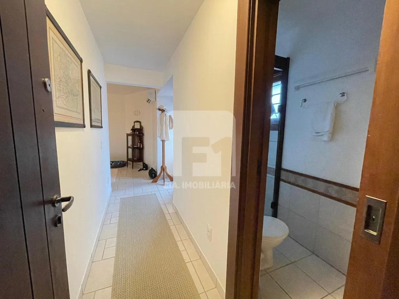 Furnished 350 m² house with 6 bedrooms and 3 suites — photo 31