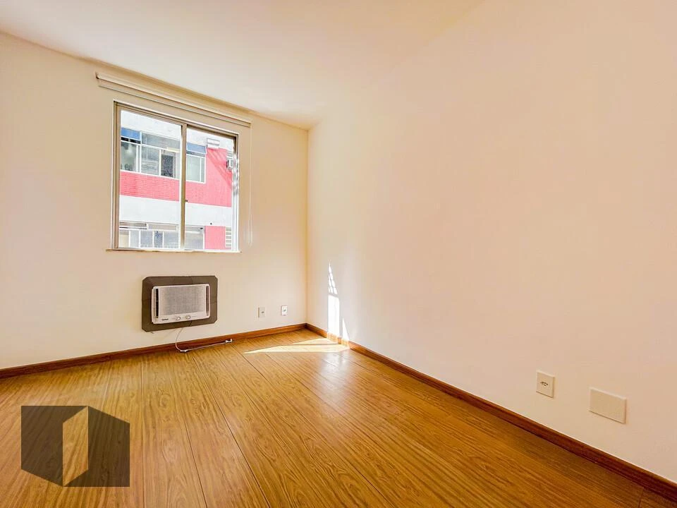 Apartment, 70 m², with wood or laminate floors — photo 3