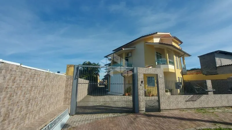 130 m² apartment with 3 bedrooms and a separate kitchen — photo 18