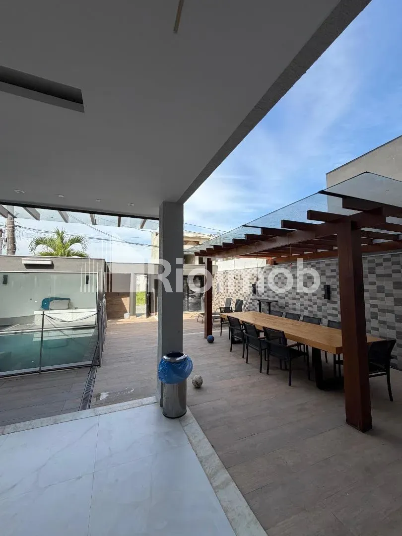 5-bedroom house with a bathtub in Rio de Janeiro — photo 23
