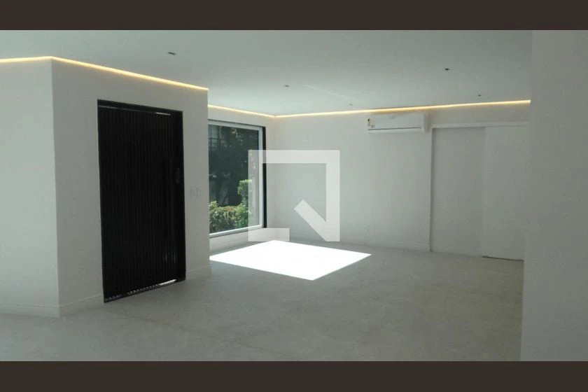 House, 384 m², with floor-to-ceiling windows — photo 21