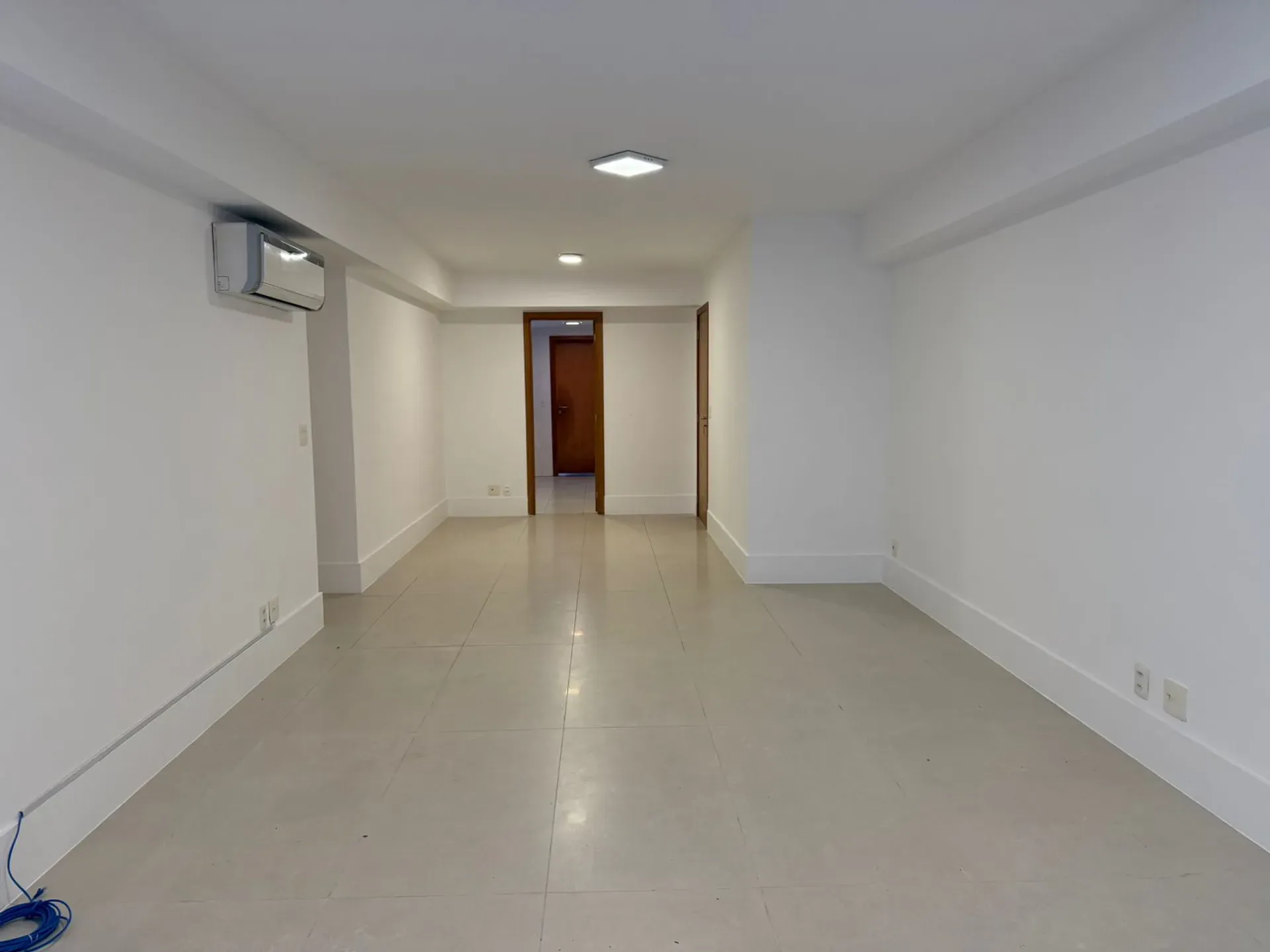 Apartamento com 4 quartos e 5 banheiros, 193 m² — photo 4