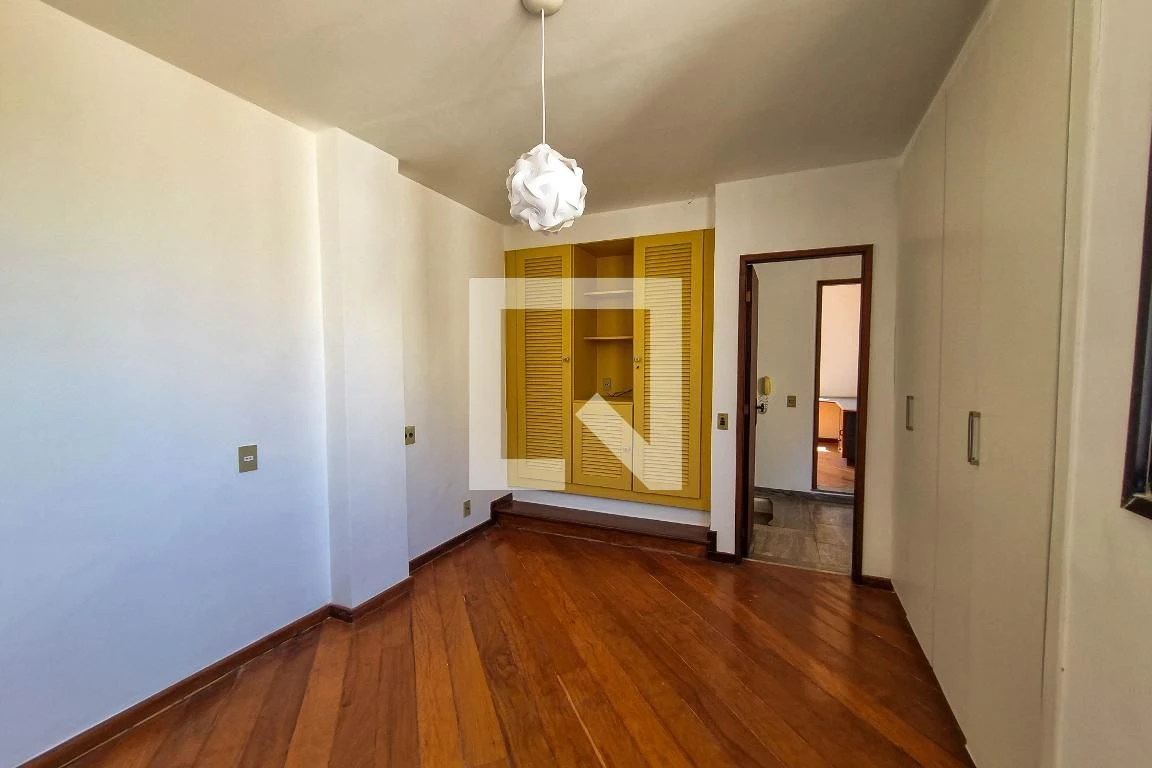 Home office in a 5-bedroom apartment, 127 m² — photo 13