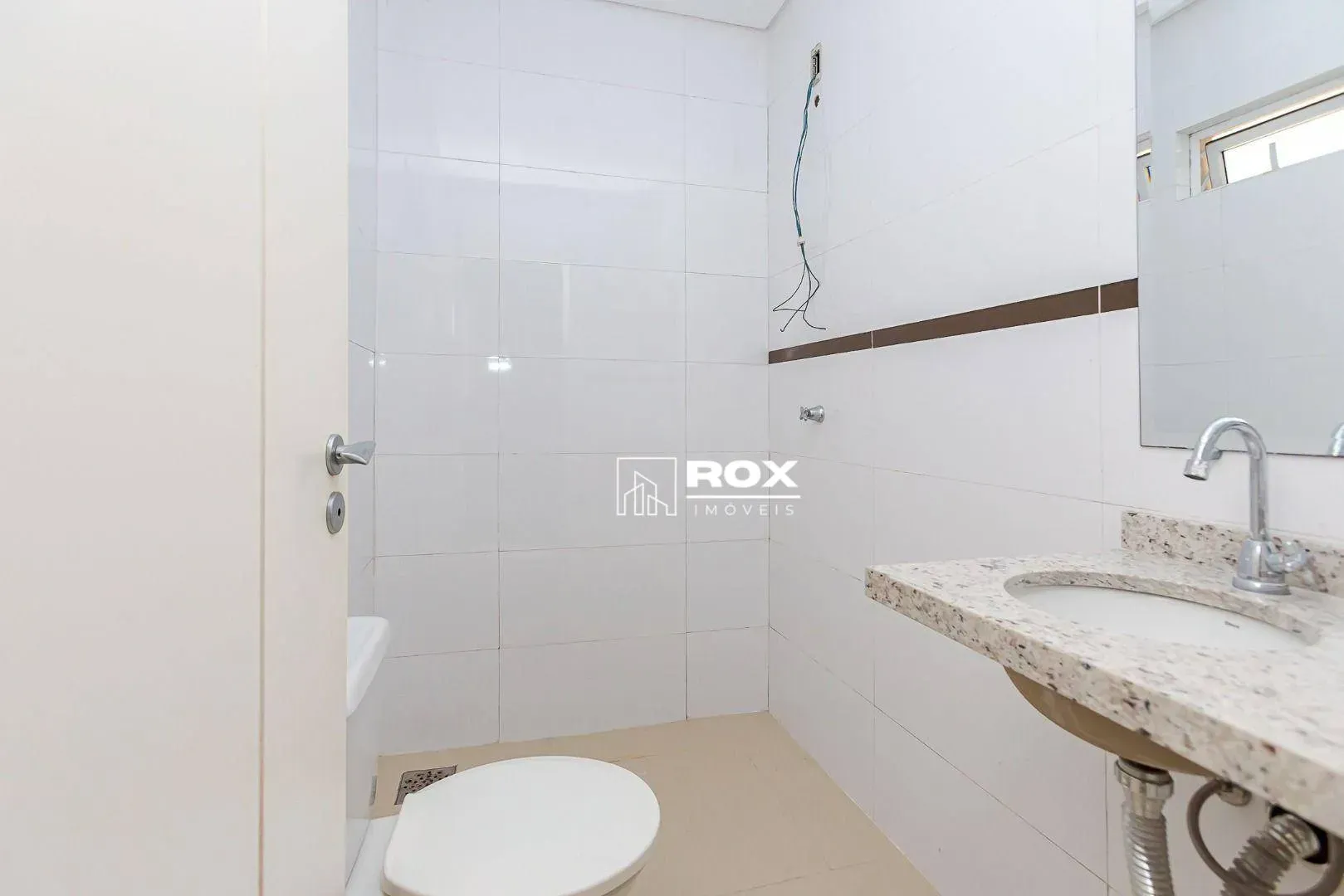 Unfurnished 598 m² house with 6 parking spaces — photo 44