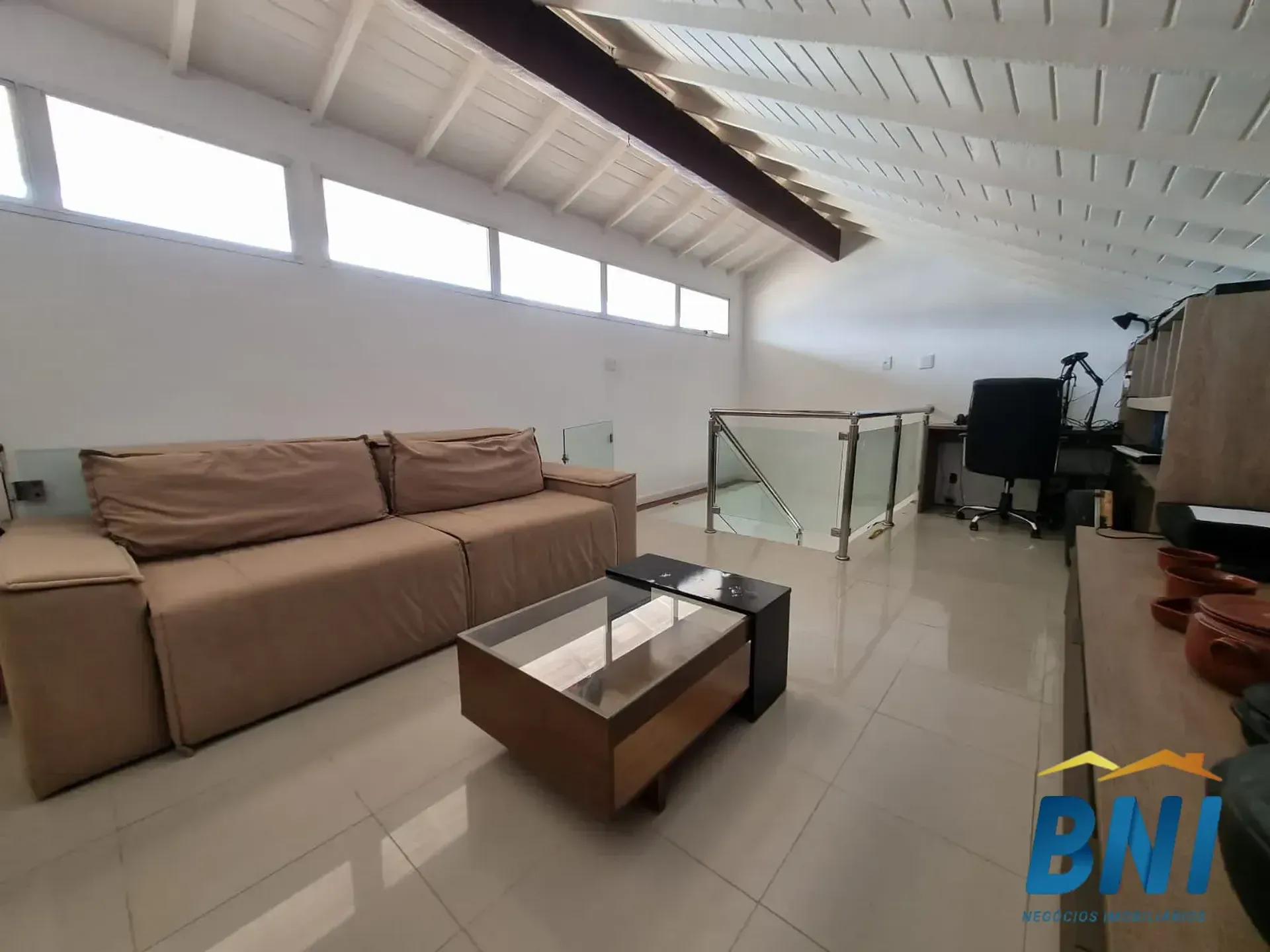 Home office in a 4-bedroom house, 226 m² — photo 23
