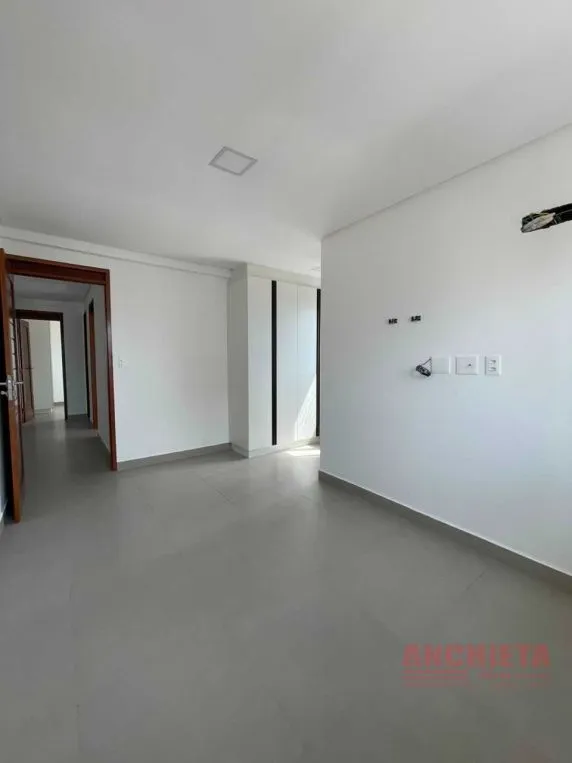 Квартира с 2 спальнями, сьютом и 2 парковками, 65 м² — photo 27