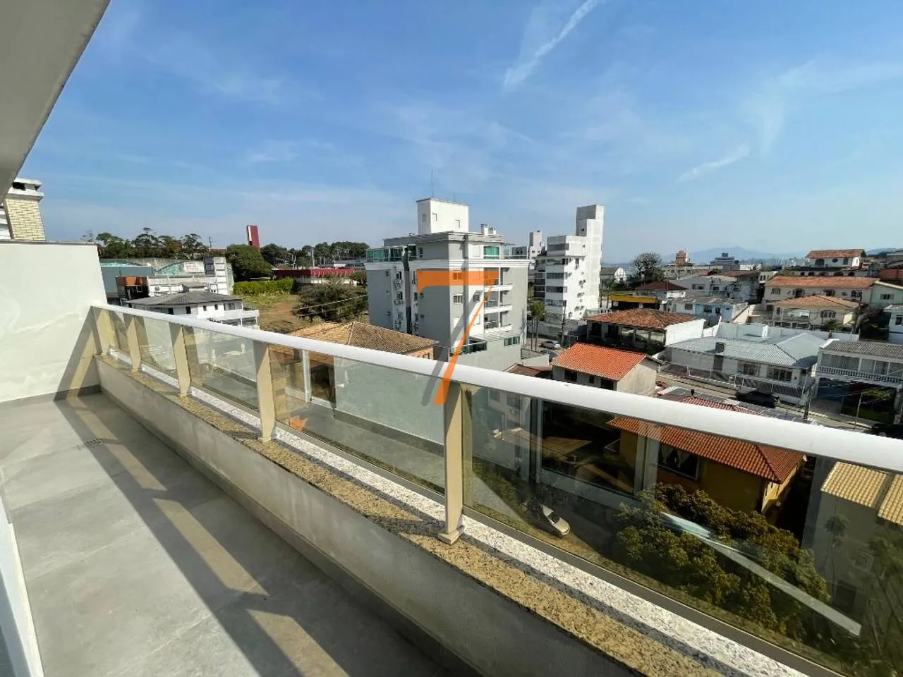 Furnished penthouse with 2 en-suite bedrooms and 210 m² — photo 22