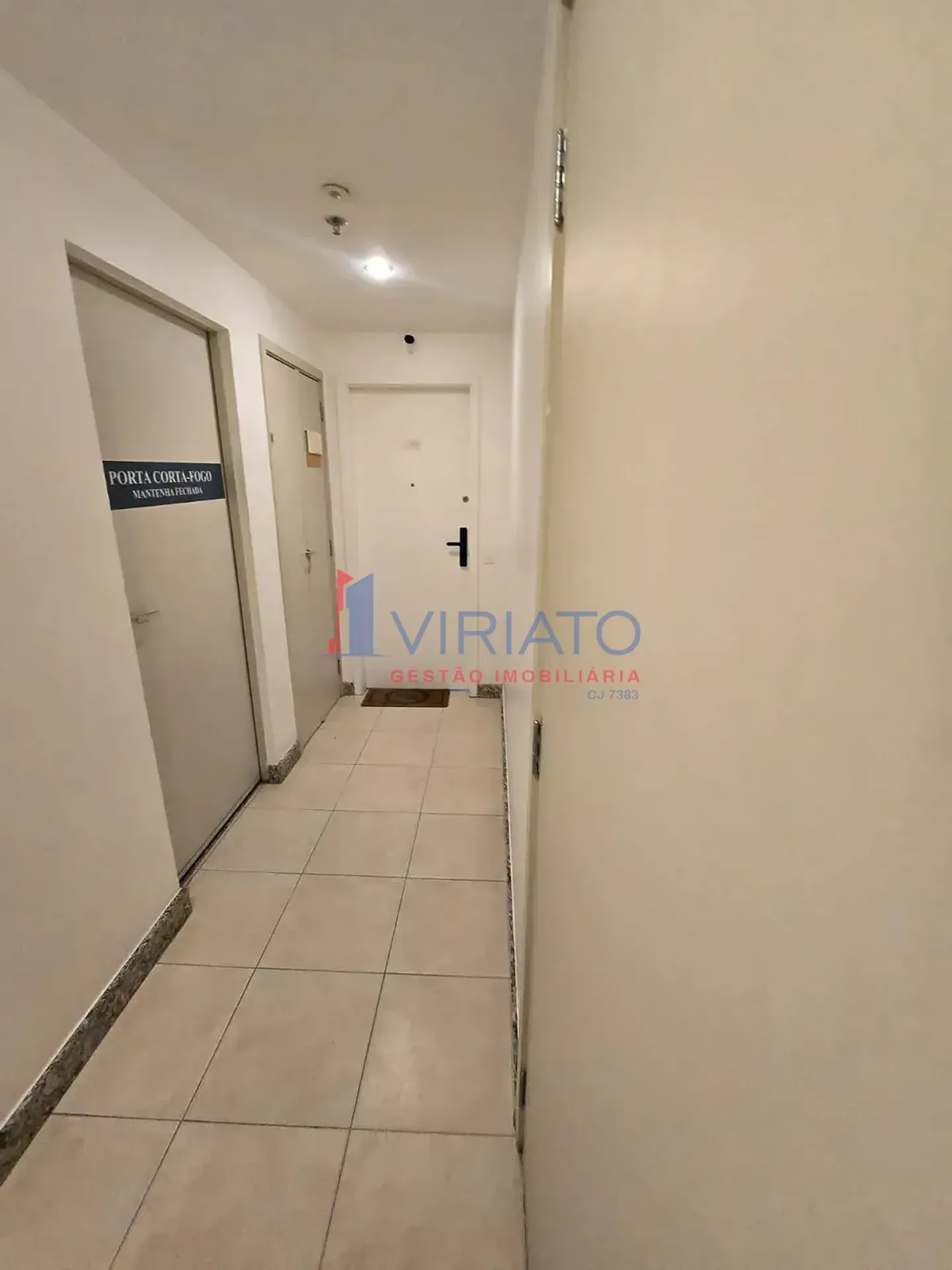 Furnished apartment with 4 bedrooms and 5 bathrooms — photo 47