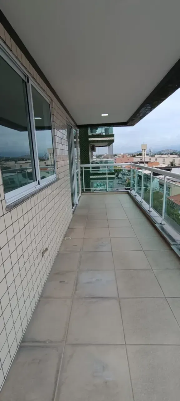 Unfurnished 3-bedroom apartment with laundry area — photo 9