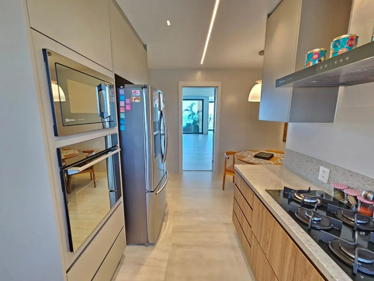231 m² apartment with 3 bedrooms and 5 bathrooms — photo 33