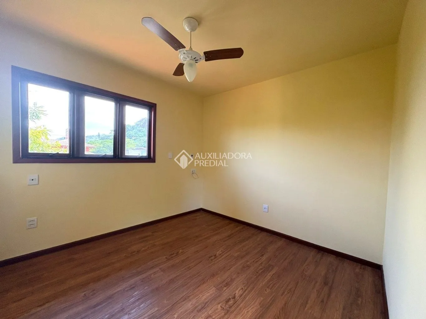 Closed-condominium house with 4 bedrooms and 3 bathrooms — photo 25