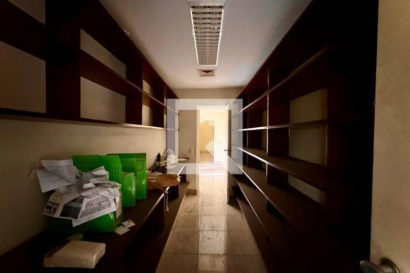 Застеклённый балкон и 3 спальни: дом 861 м² — photo 20
