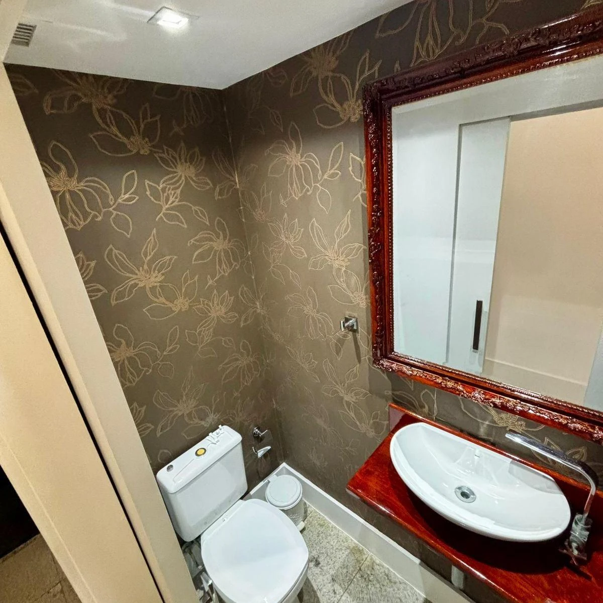 Furnished 150 m² apartment with 2 en-suite bedrooms — photo 25