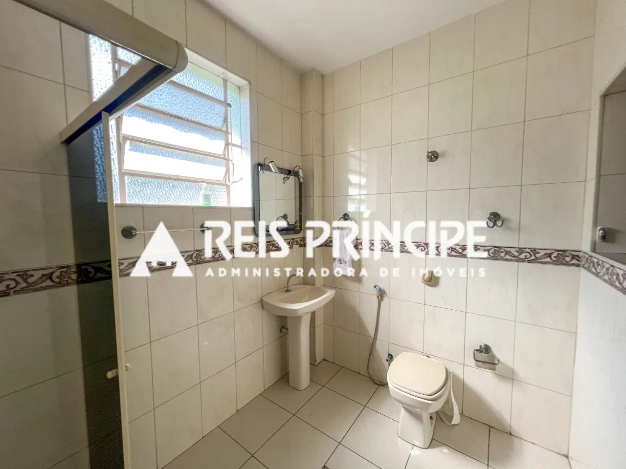 Furnished house with 4 bedrooms and 2 bathrooms — photo 18