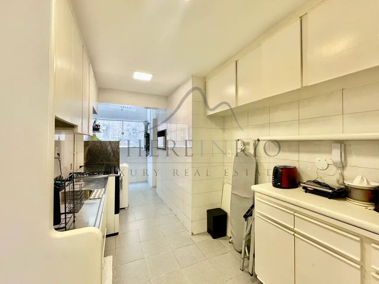 Apartment with 4 bedrooms and a closed kitchen with gas stove — photo 2