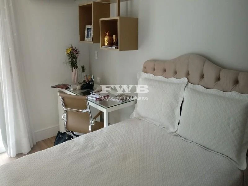 11-bedroom house with a walk-in closet in Rio de Janeiro — photo 39