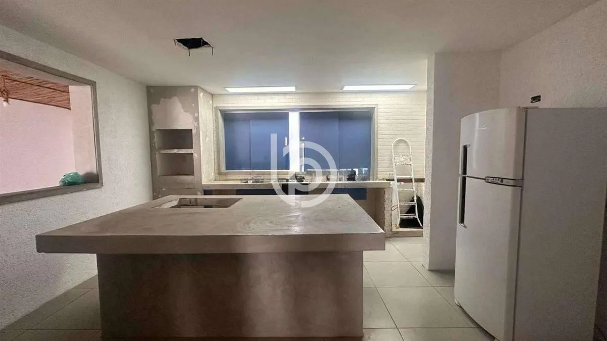 Furnished house with balcony sink and 4 bedrooms — photo 6